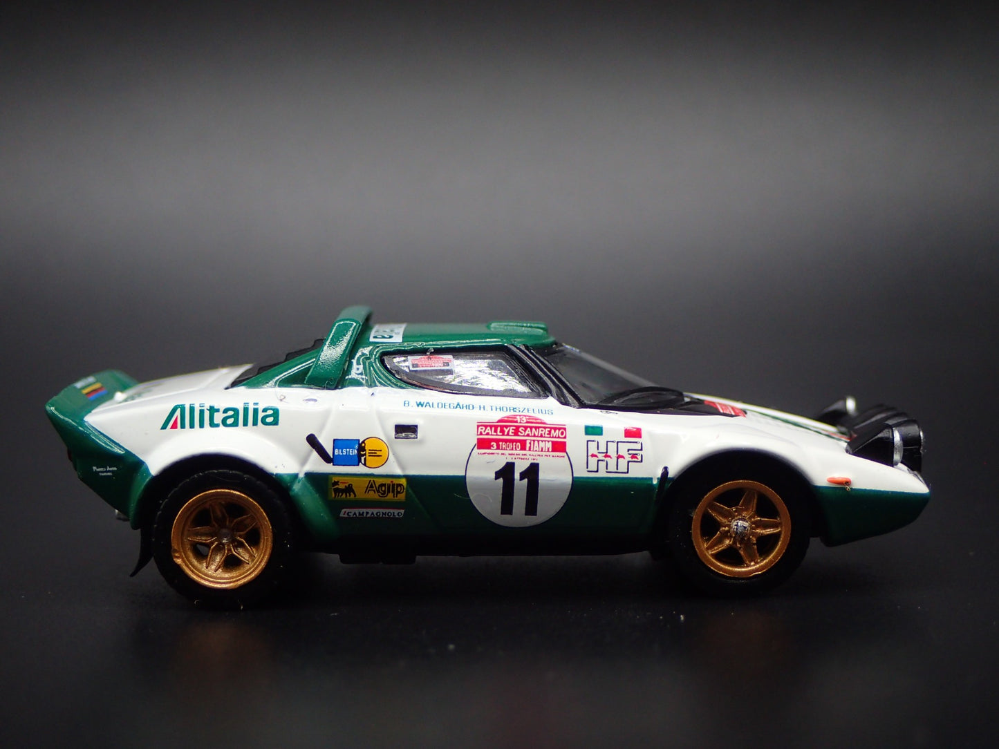 1973-1978 LANCIA STRATOS HF #11 ALITALIA RACE CAR 1:64 SCALE DIECAST MODEL CAR