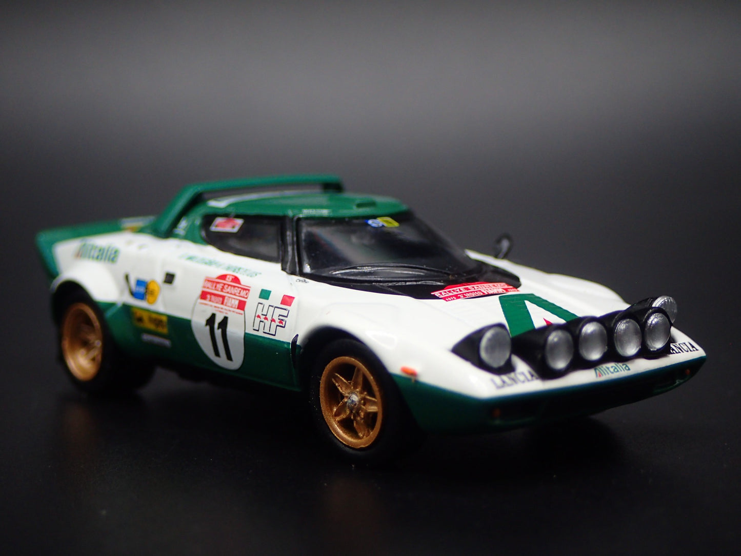 1973-1978 LANCIA STRATOS HF #11 ALITALIA RACE CAR 1:64 SCALE DIECAST MODEL CAR