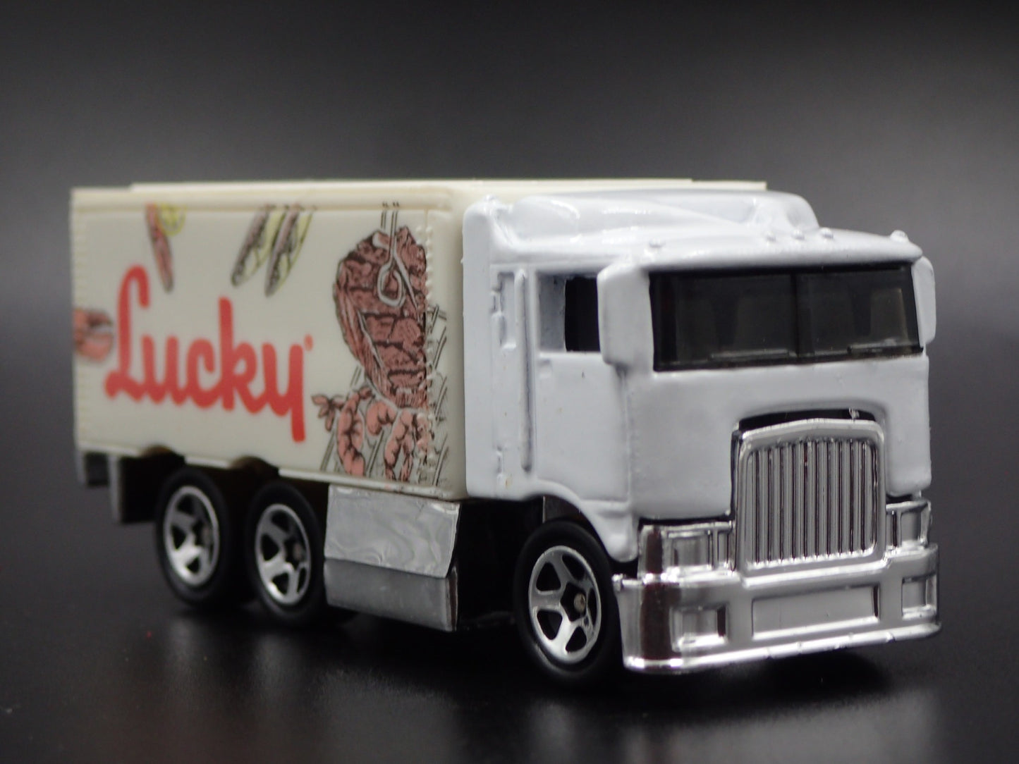 BOX DELIVERY TRUCK HIWAY HAULER LUCKY RARE 1:64 SCALE DIORAMA DIECAST MODEL CAR