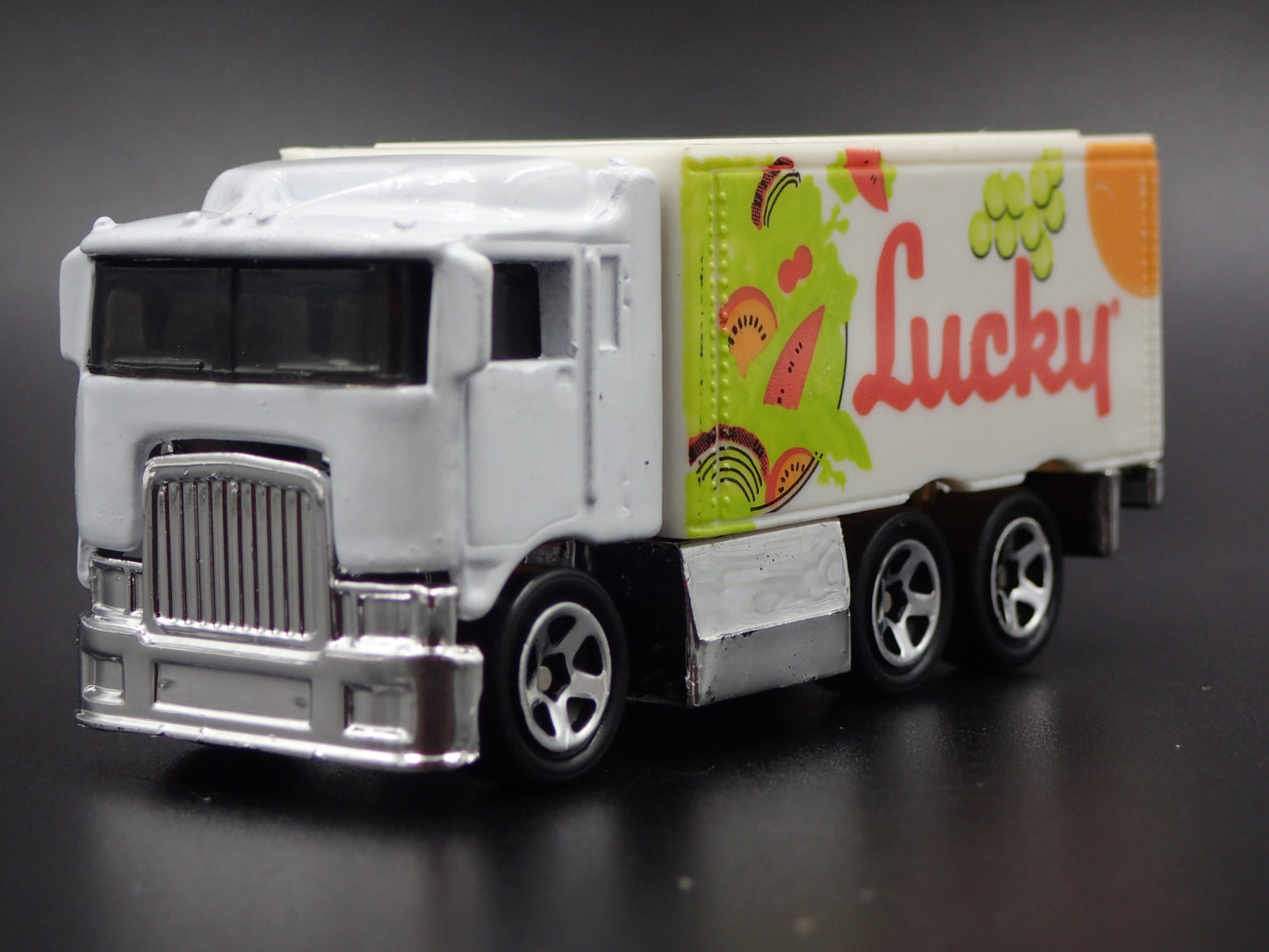 BOX DELIVERY TRUCK HIWAY HAULER LUCKY RARE 1:64 SCALE DIORAMA DIECAST MODEL CAR