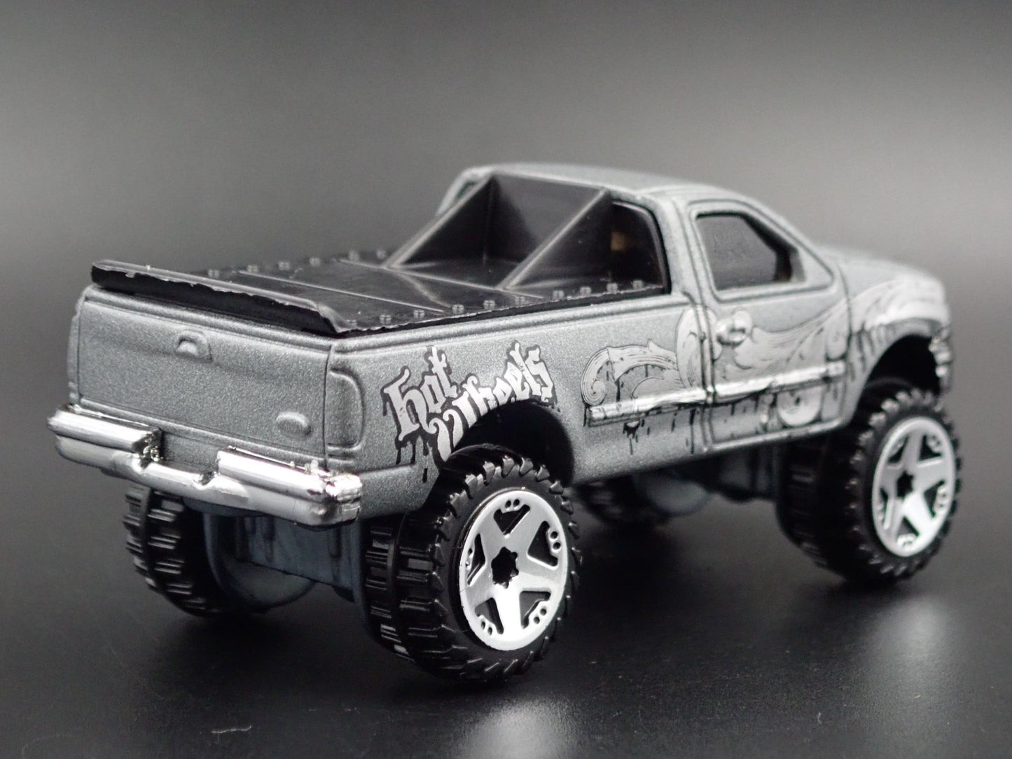 1997 - 2004 FORD F150 4X4 PICKUP TRUCK GRAY 1:64 SCALE DIORAMA DIECAST MODEL CAR