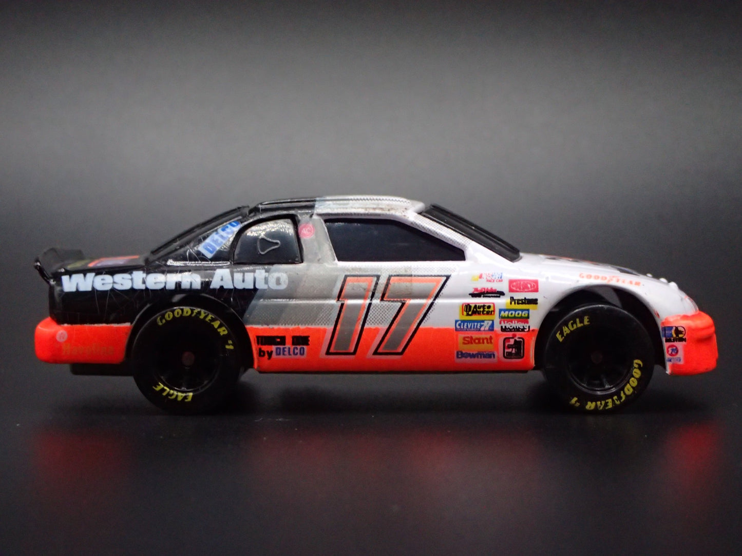 1996 CHEVY CHEVROLET MONTE CARLO DARRELL WALTRIP NASCAR 1:64 DIECAST MODEL CAR