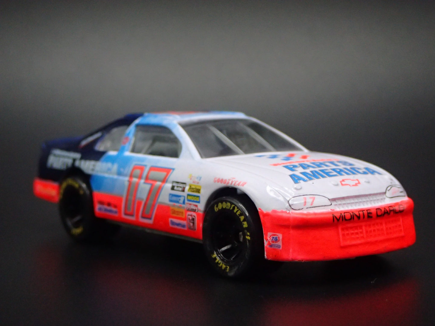 1996 CHEVY CHEVROLET MONTE CARLO DARRELL WALTRIP NASCAR 1:64 DIECAST MODEL CAR