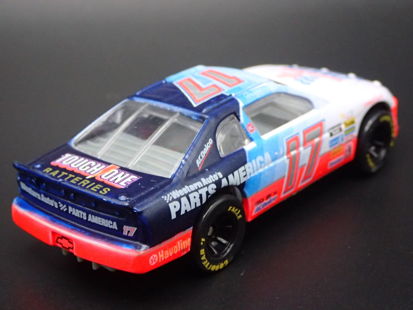 1996 CHEVY CHEVROLET MONTE CARLO DARRELL WALTRIP NASCAR 1:64 DIECAST MODEL CAR