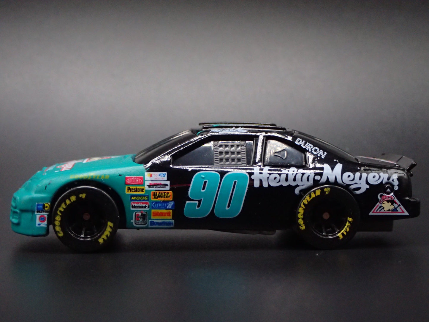 1996 96 FORD THUNDERBIRD 90 MIKE WALLACE NASCAR 1:64 SCALE DIECAST MODEL CAR