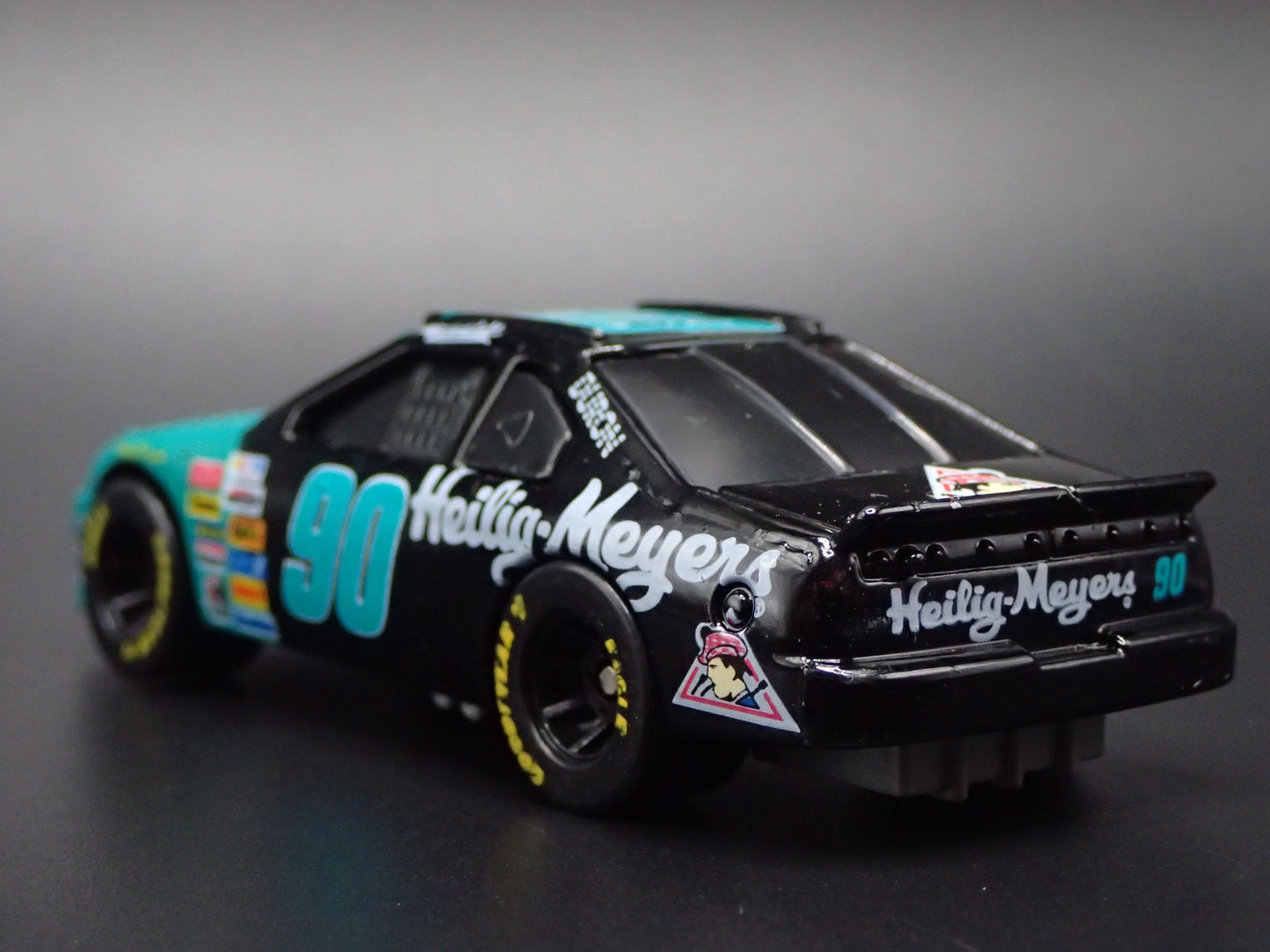 1996 96 FORD THUNDERBIRD 90 MIKE WALLACE NASCAR 1:64 SCALE DIECAST MODEL CAR