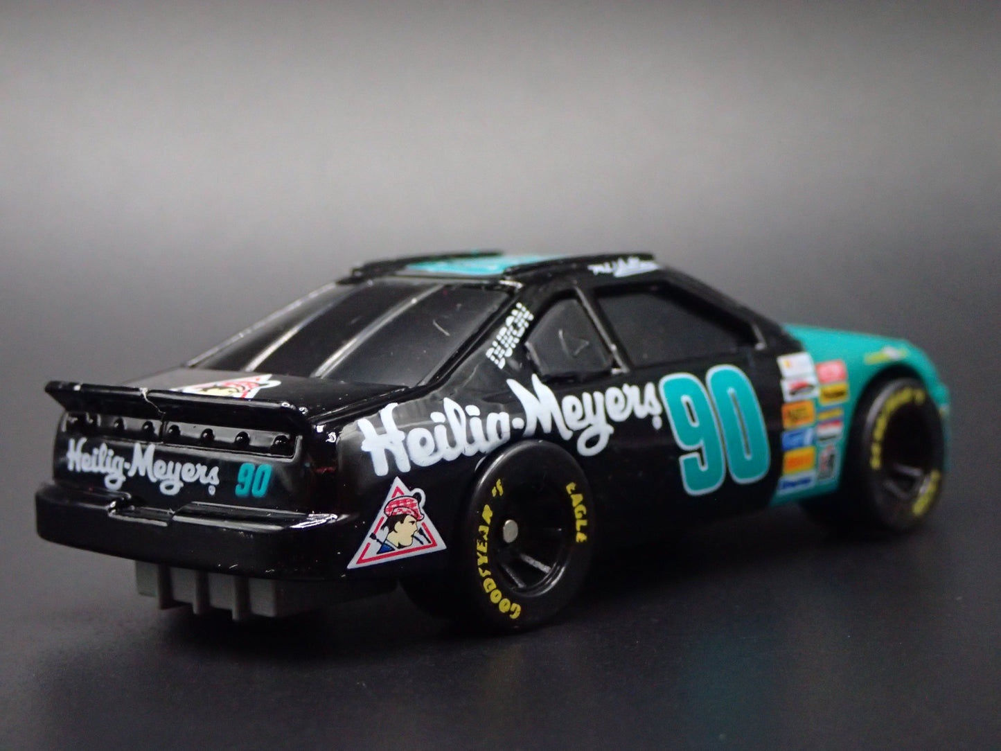 1996 96 FORD THUNDERBIRD 90 MIKE WALLACE NASCAR 1:64 SCALE DIECAST MODEL CAR
