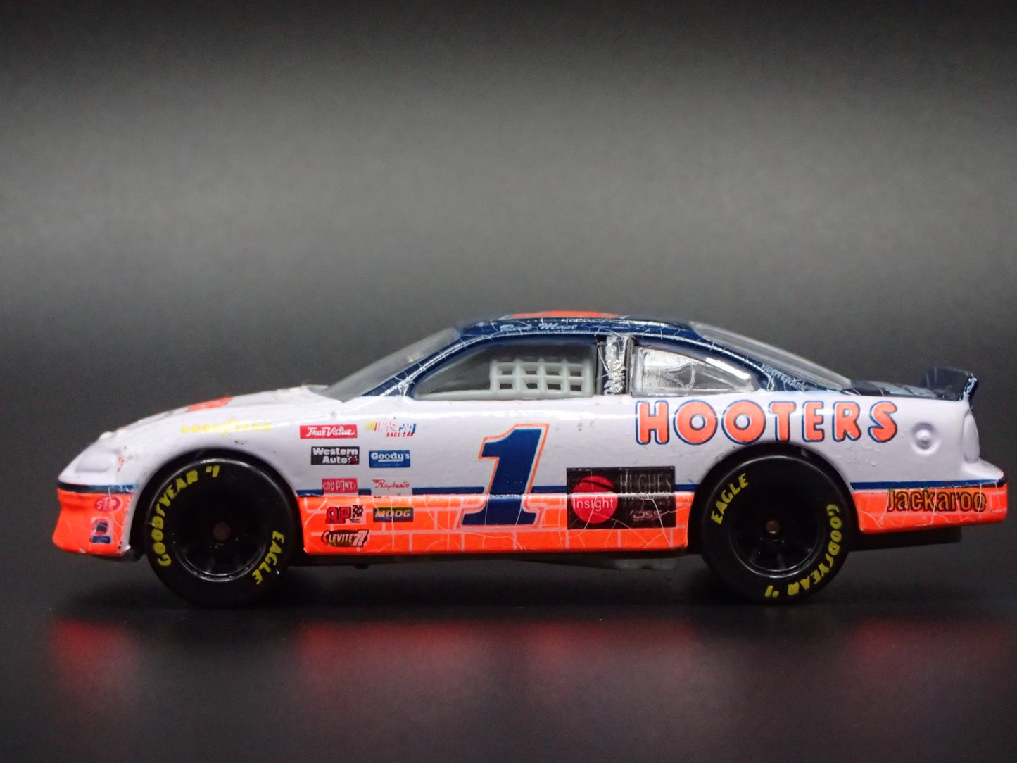 1996 96 PONTIAC GRAND PRIX 1 RICK MAST HOOTERS NASCAR 1:64 DIECAST MODEL CAR