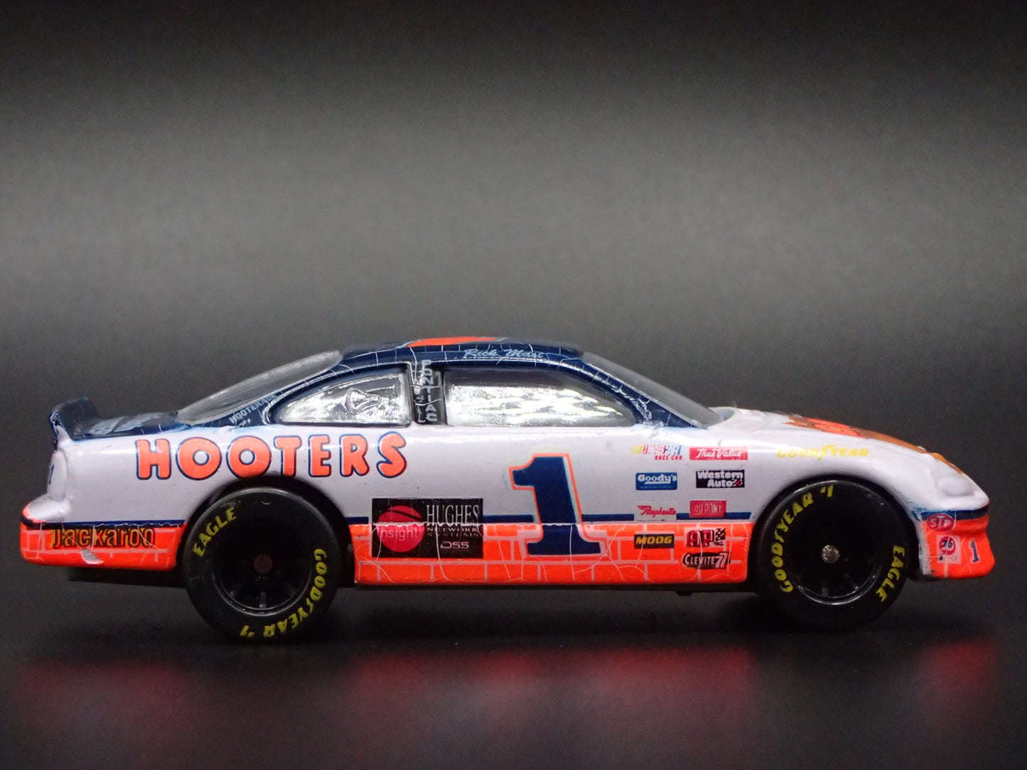 1996 96 PONTIAC GRAND PRIX 1 RICK MAST HOOTERS NASCAR 1:64 DIECAST MODEL CAR