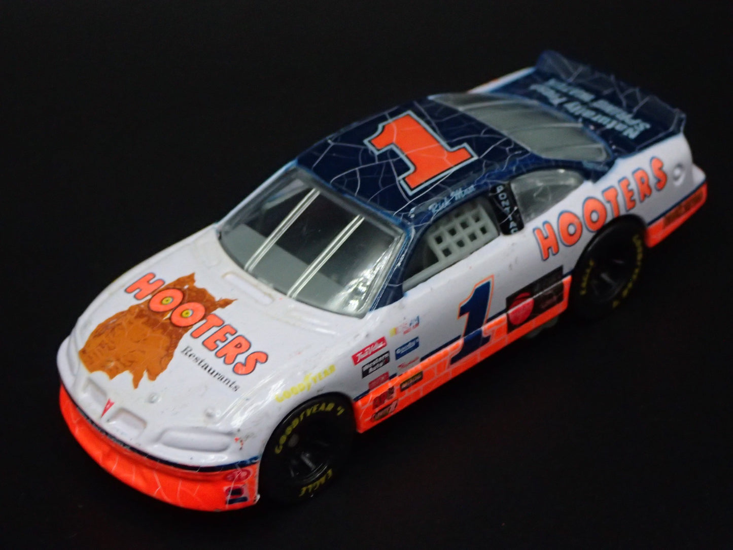 1996 96 PONTIAC GRAND PRIX 1 RICK MAST HOOTERS NASCAR 1:64 DIECAST MODEL CAR