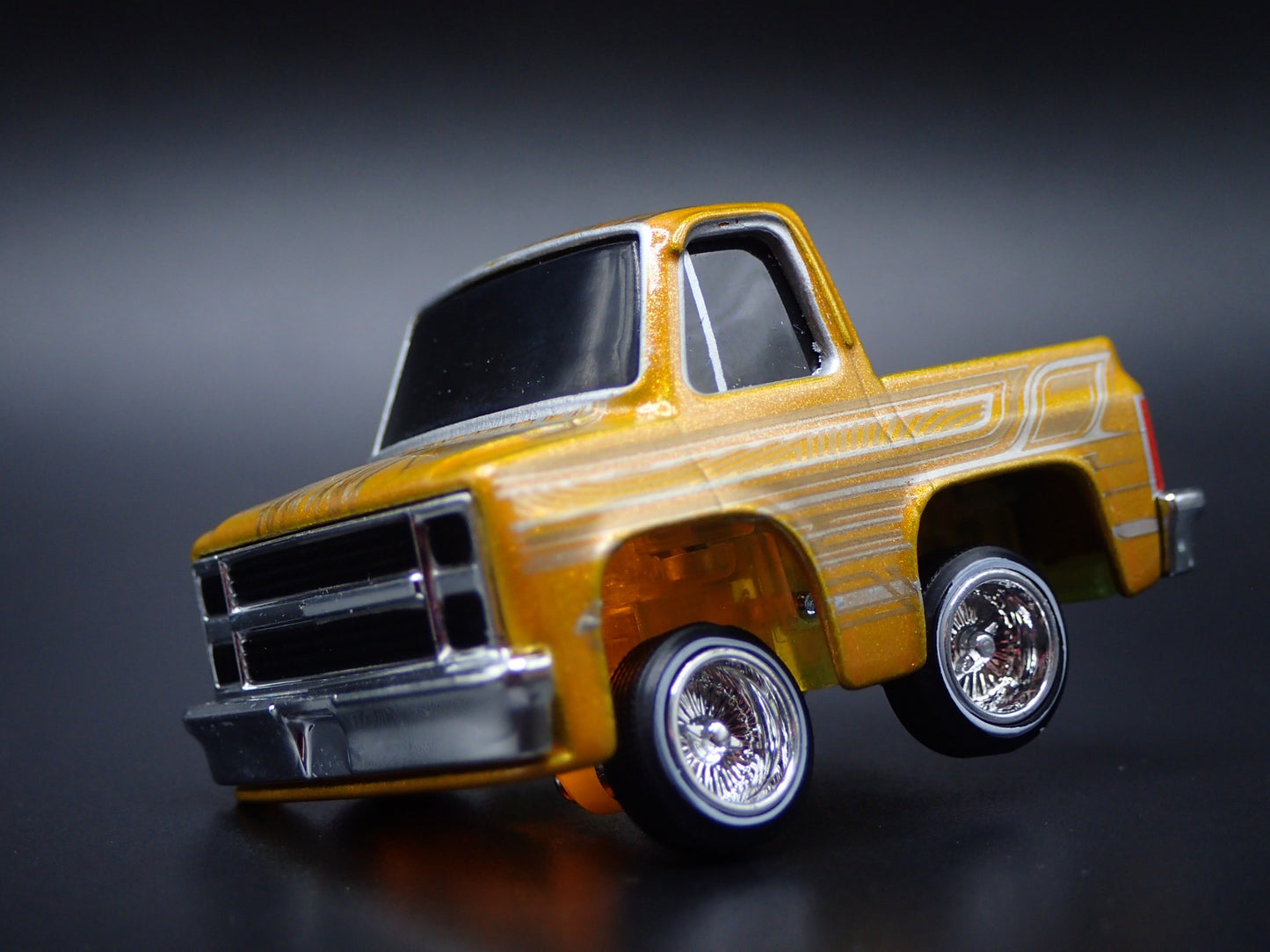 1987 87 CHEVY CHEVROLET C10 TRUCK TUNED LOWRIDER 1/64 SCALE DIECAST MODEL CAR