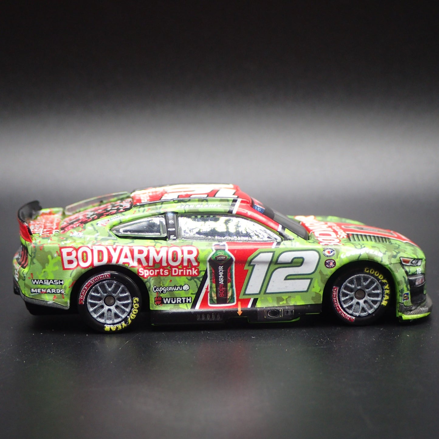 2023 23 FORD MUSTANG 12 RYAN BLANEY BODYARMOR CAMO NASCAR 1:64 SCALE DIECAST CAR