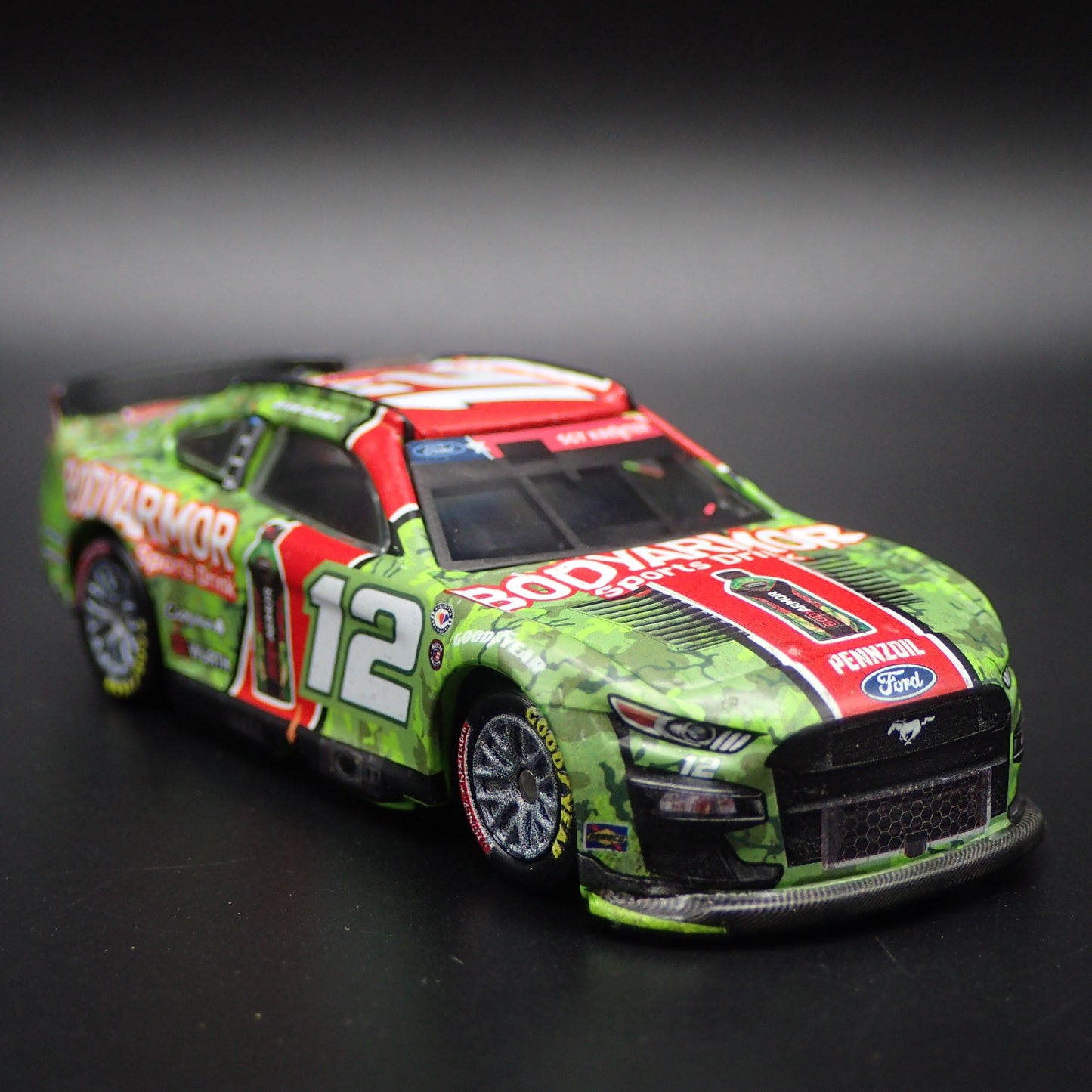 2023 23 FORD MUSTANG 12 RYAN BLANEY BODYARMOR CAMO NASCAR 1:64 SCALE DIECAST CAR