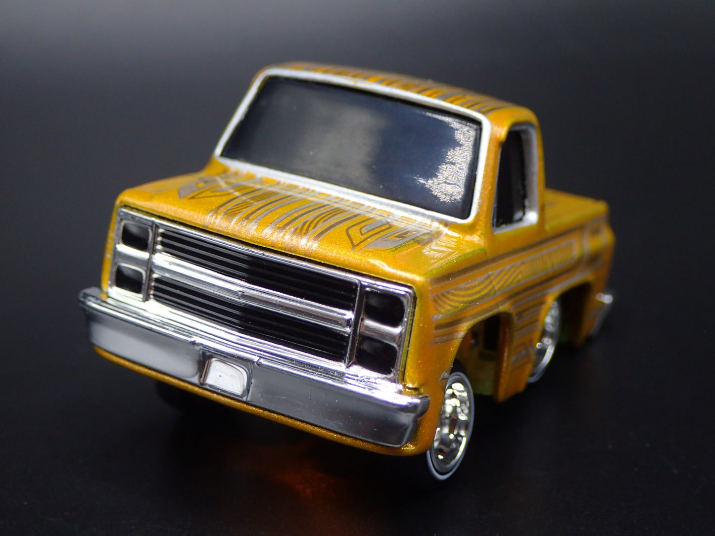 1987 87 CHEVY CHEVROLET C10 TRUCK TUNED LOWRIDER 1/64 SCALE DIECAST MODEL CAR