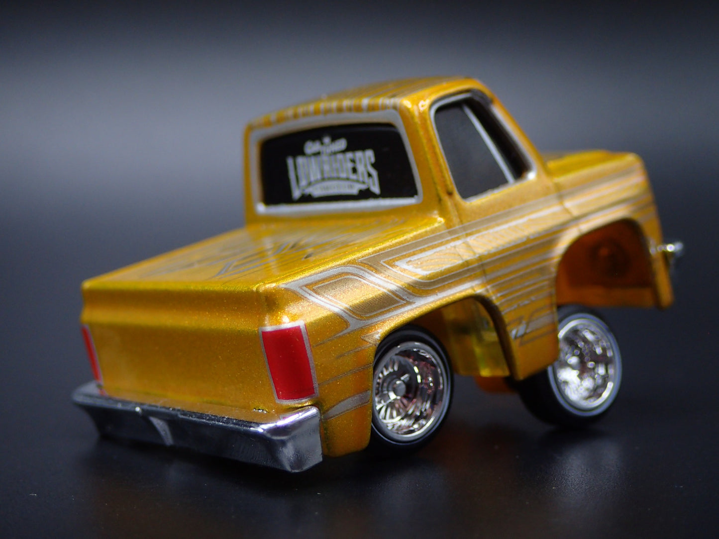 1987 87 CHEVY CHEVROLET C10 TRUCK TUNED LOWRIDER 1/64 SCALE DIECAST MODEL CAR
