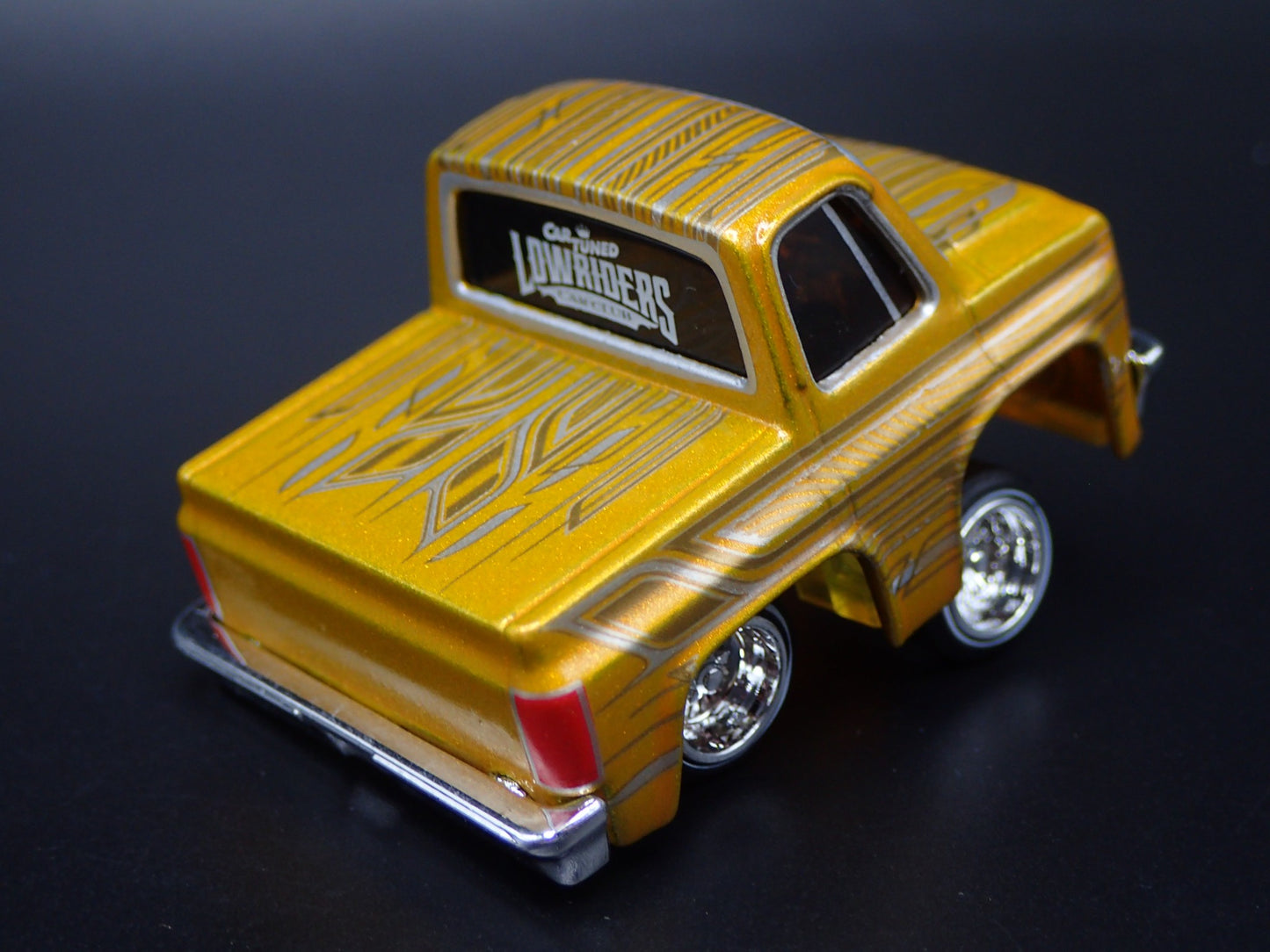 1987 87 CHEVY CHEVROLET C10 TRUCK TUNED LOWRIDER 1/64 SCALE DIECAST MODEL CAR