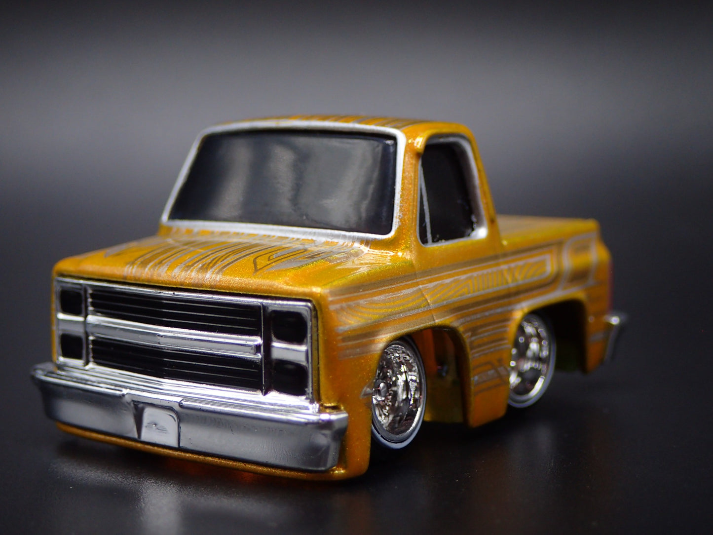 1987 87 CHEVY CHEVROLET C10 TRUCK TUNED LOWRIDER 1/64 SCALE DIECAST MODEL CAR