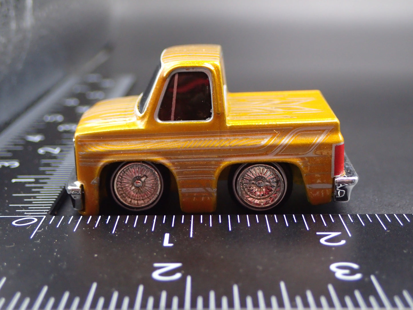 1987 87 CHEVY CHEVROLET C10 TRUCK TUNED LOWRIDER 1/64 SCALE DIECAST MODEL CAR