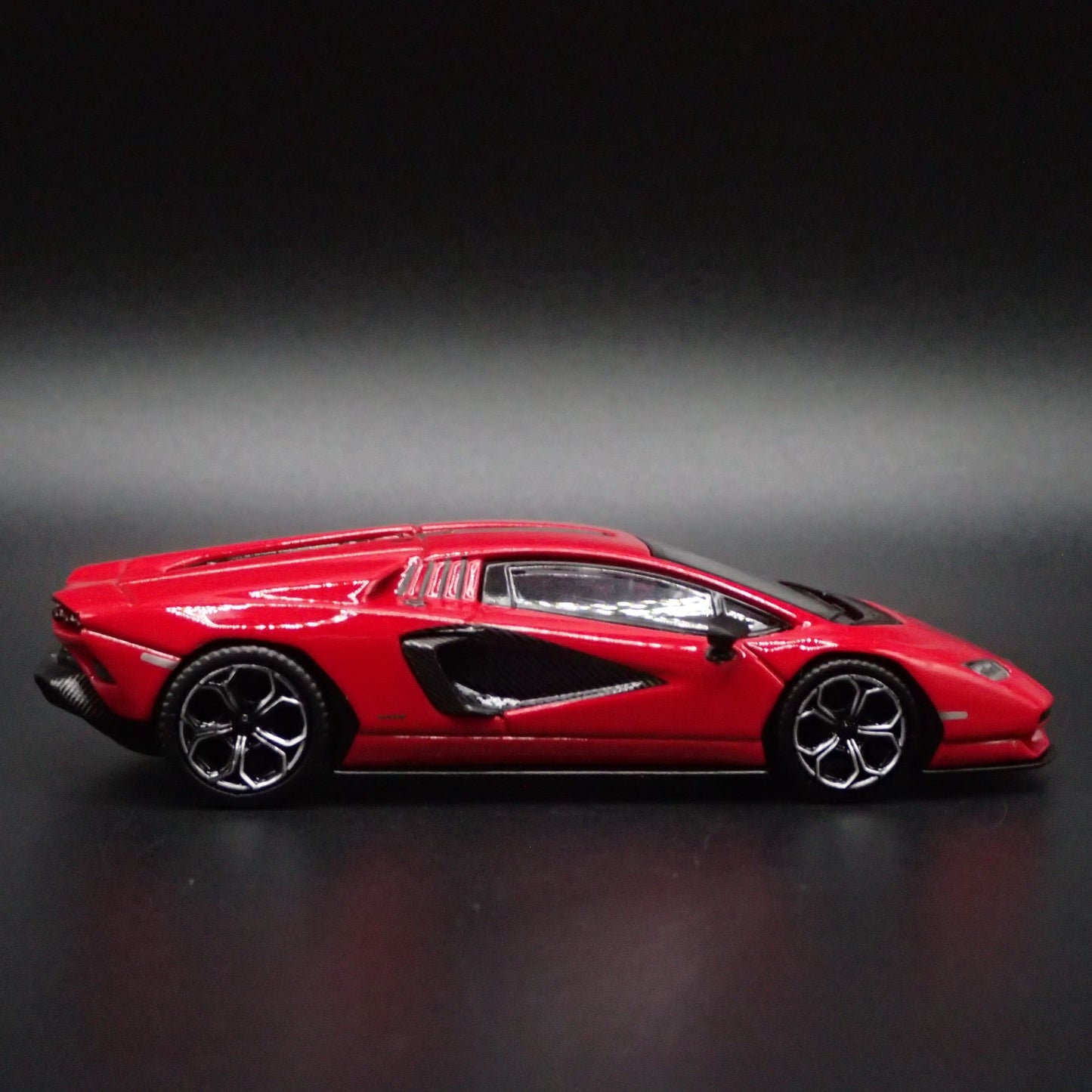 2021 21 LAMBORGHINI COUNTACH LPI 800-4 1:64 SCALE COLLECTIBLE DIECAST MODEL CAR