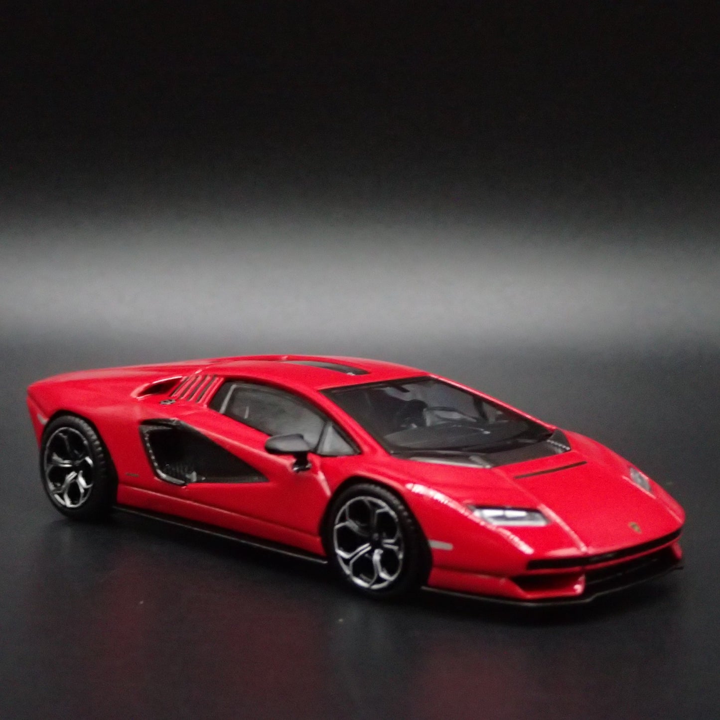 2021 21 LAMBORGHINI COUNTACH LPI 800-4 1:64 SCALE COLLECTIBLE DIECAST MODEL CAR