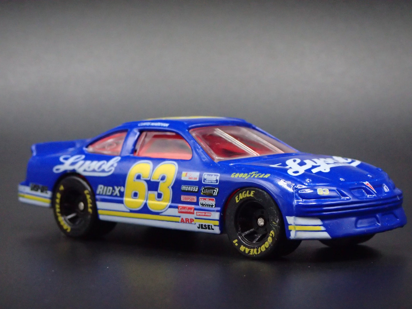 1996 96 PONTIAC GRAND PRIX 63 CURTIS MARKHAM LYSOL NASCAR 1:64 DIECAST MODEL CAR