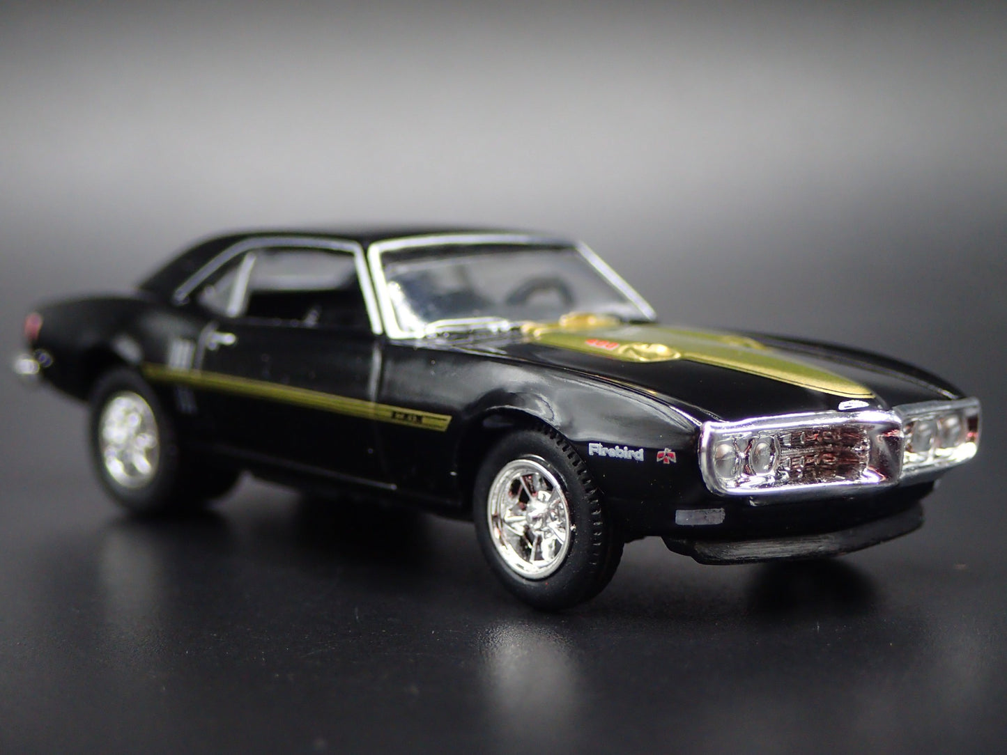 1968 68 PONTIAC FIREBIRD 400 HO 1/64 SCALE COLLECTIBLE DIORAMA DIECAST MODEL CAR