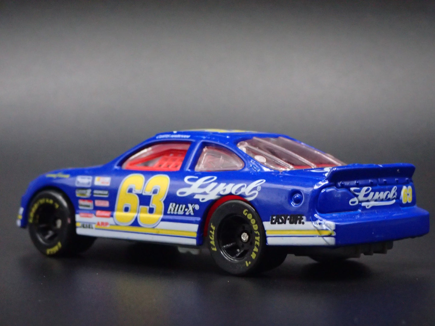 1996 96 PONTIAC GRAND PRIX 63 CURTIS MARKHAM LYSOL NASCAR 1:64 DIECAST MODEL CAR