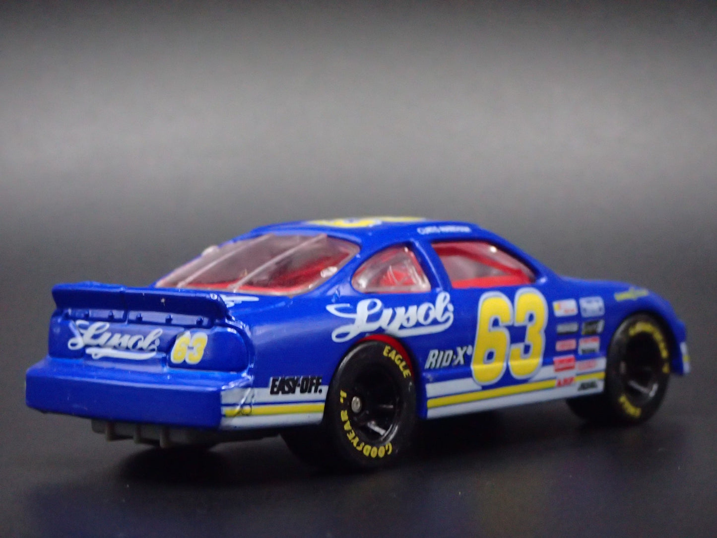 1996 96 PONTIAC GRAND PRIX 63 CURTIS MARKHAM LYSOL NASCAR 1:64 DIECAST MODEL CAR