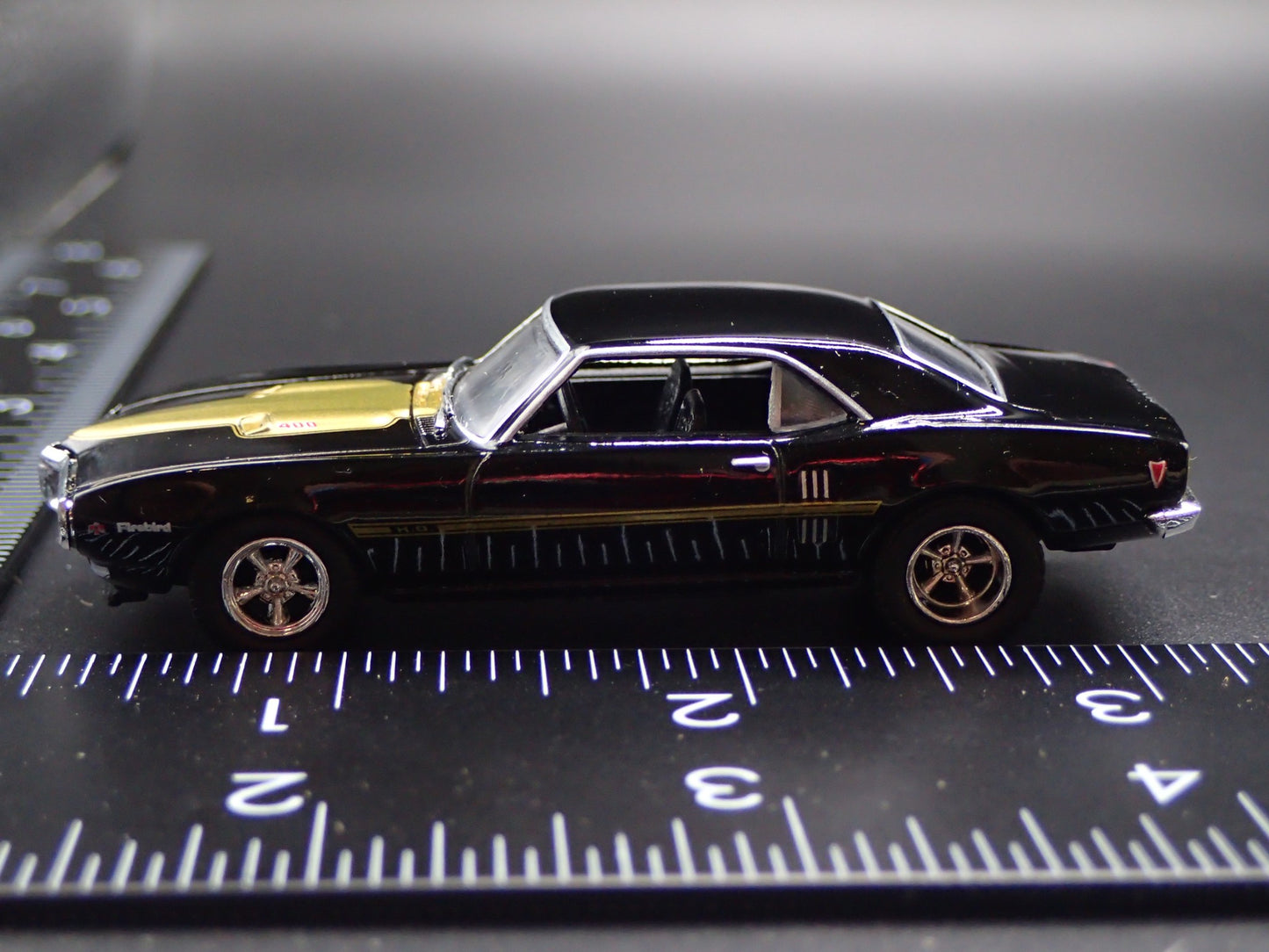 1968 68 PONTIAC FIREBIRD 400 HO 1/64 SCALE COLLECTIBLE DIORAMA DIECAST MODEL CAR