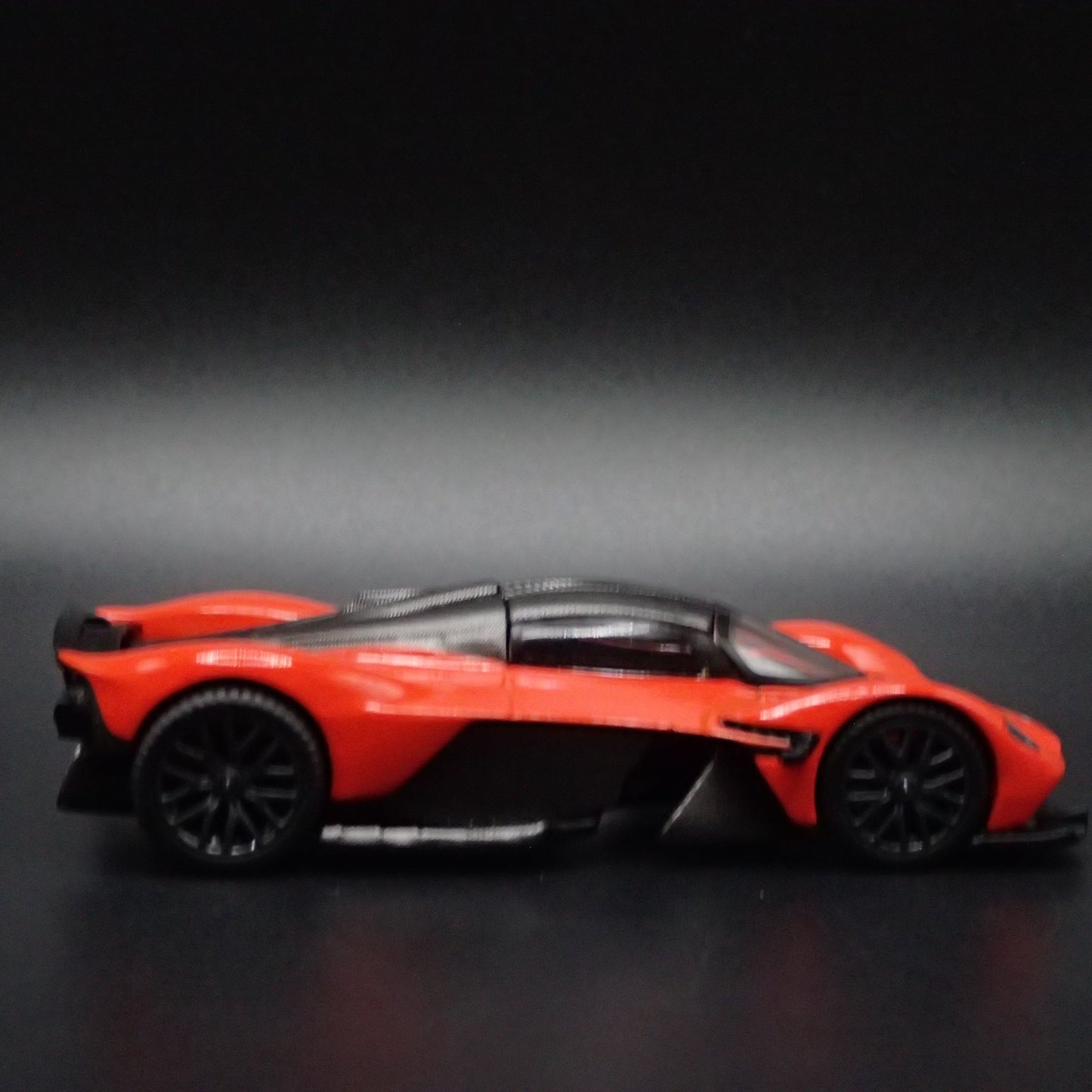 2021-2024 ASTON MARTIN VALKYRIE SUPER CAR ORANGE 1/64 SCALE DIECAST MODEL CAR