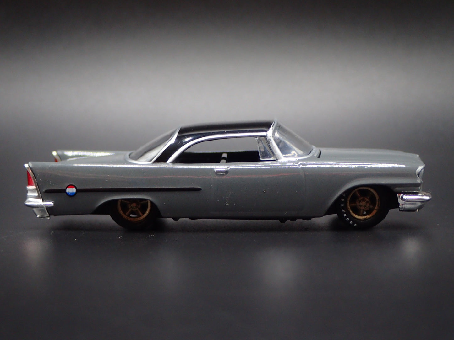 1957 57 CHRYSLER 300C GRAY RARE 1:64 SCALE COLLECTIBLE DIORAMA DIECAST MODEL CAR