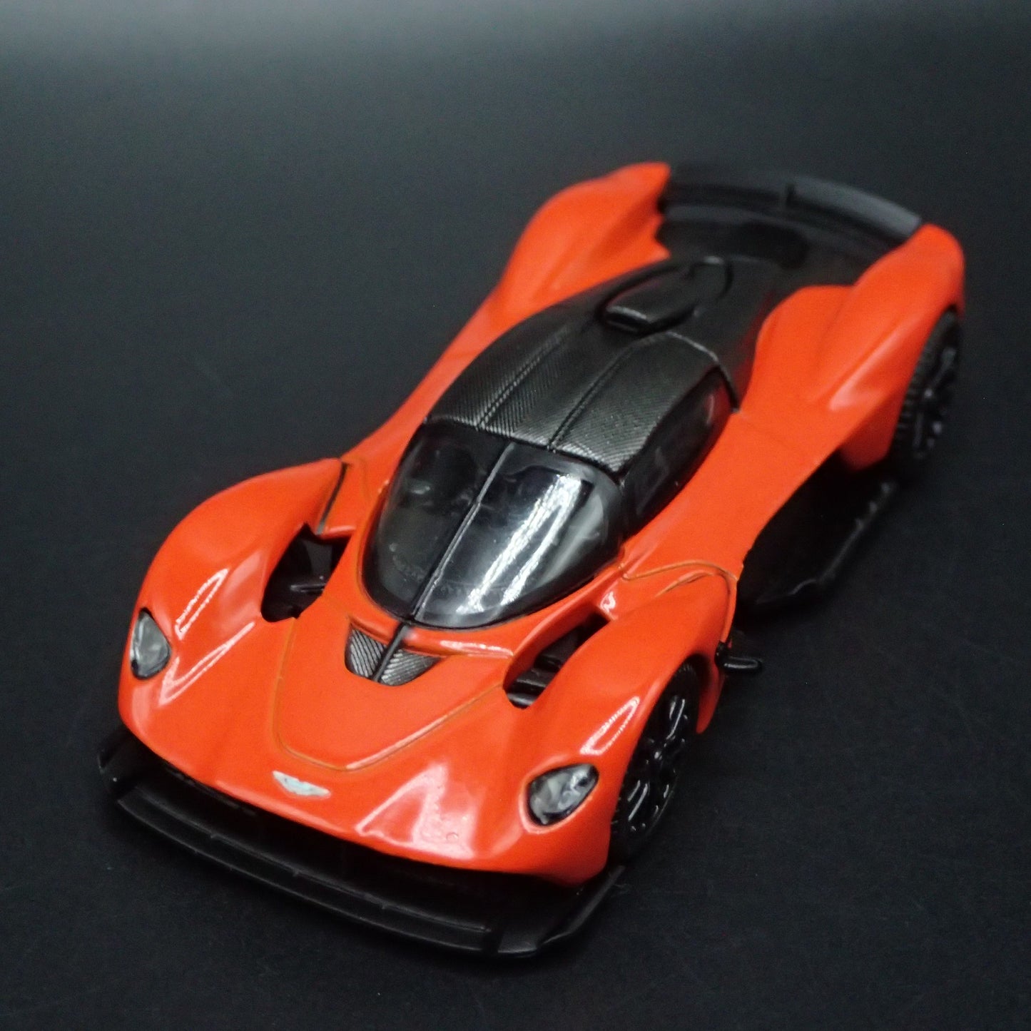 2021-2024 ASTON MARTIN VALKYRIE SUPER CAR ORANGE 1/64 SCALE DIECAST MODEL CAR