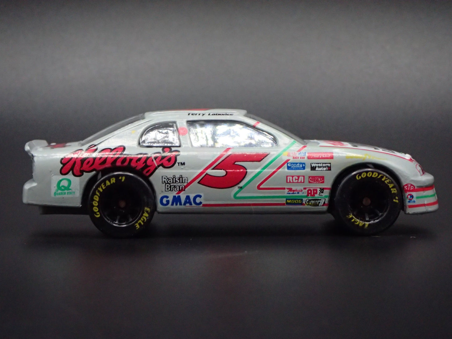 1996 CHEVY CHEVROLET MONTE CARLO 5 TERRY LABONTE NASCAR 1:64 DIECAST MODEL CAR