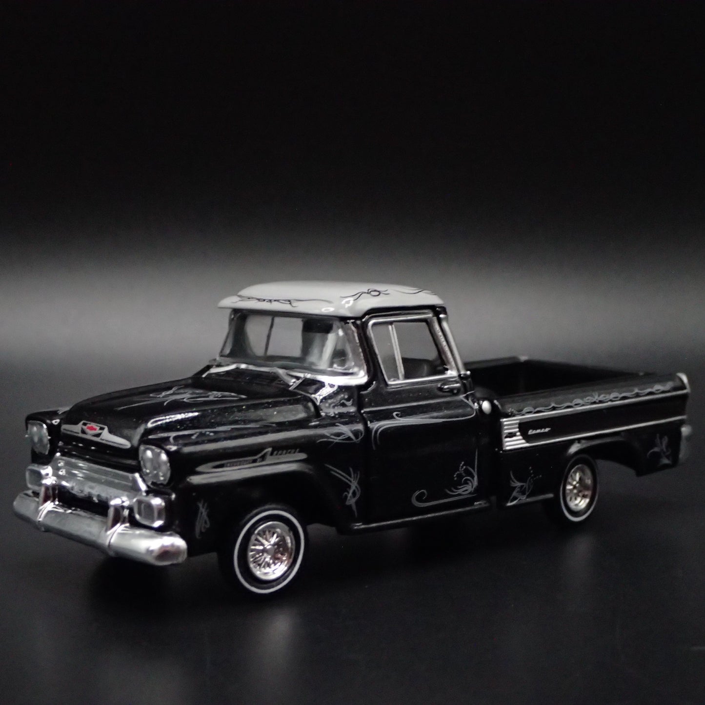 1958 58 CHEVY CHEVROLET CAMEO PICKUP TRUCK  1:64 SCALE DIORAMA DIECAST MODEL CAR