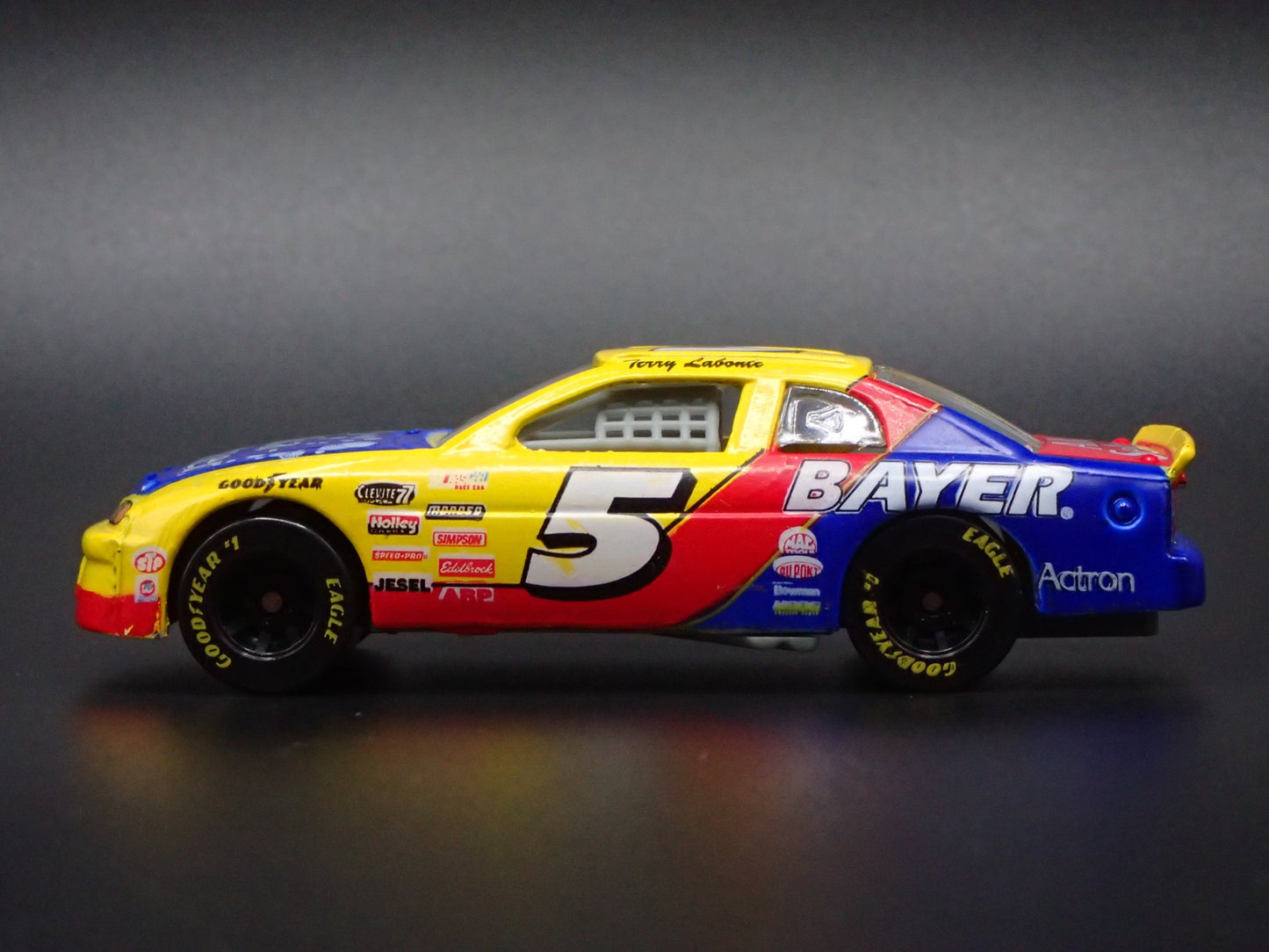 1996 CHEVY CHEVROLET MONTE CARLO 5 TERRY LABONTE NASCAR 1:64 DIECAST MODEL CAR