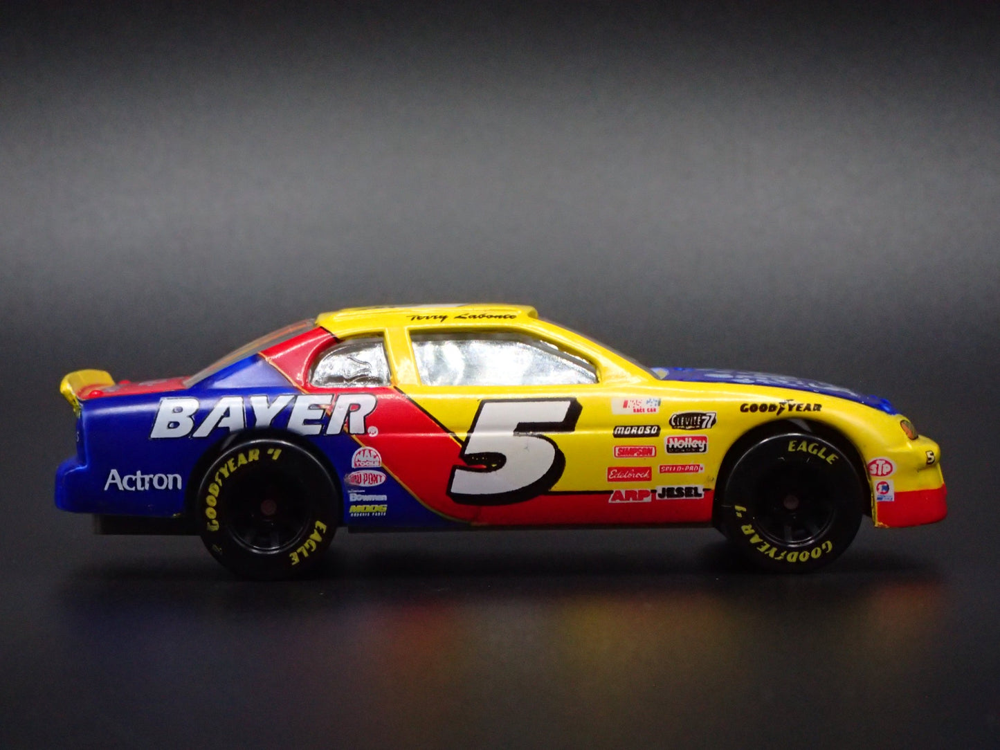 1996 CHEVY CHEVROLET MONTE CARLO 5 TERRY LABONTE NASCAR 1:64 DIECAST MODEL CAR