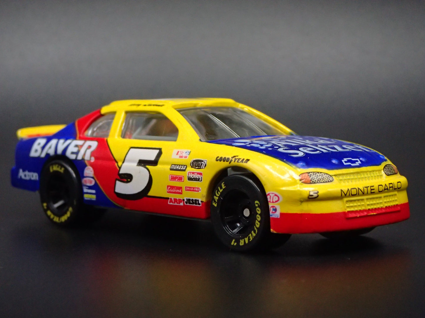 1996 CHEVY CHEVROLET MONTE CARLO 5 TERRY LABONTE NASCAR 1:64 DIECAST MODEL CAR