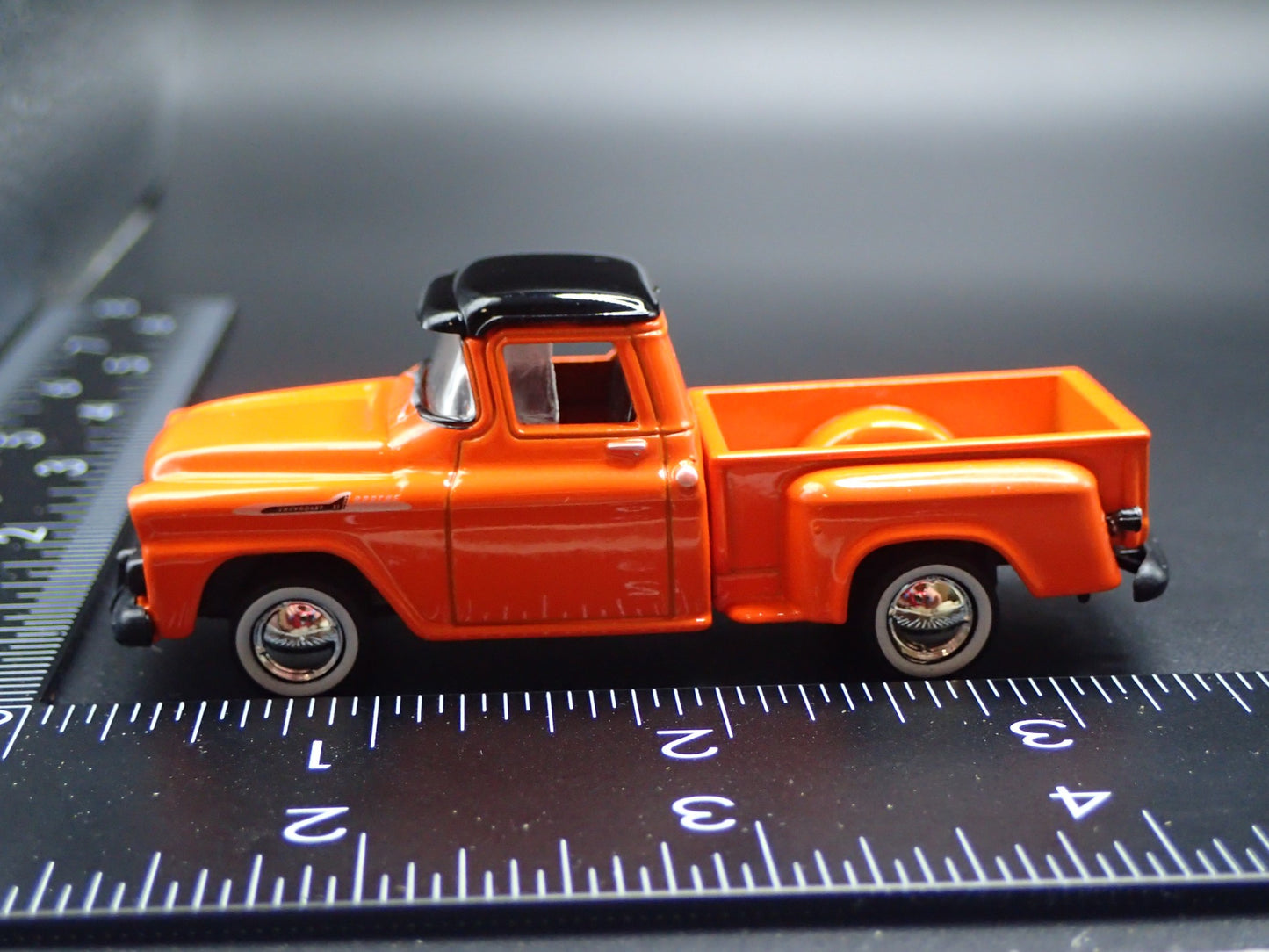 1958 58 CHEVY CHEVROLET APACHE PICKUP TRUCK ORANGE 1:64 SCALE DIECAST MODEL CAR