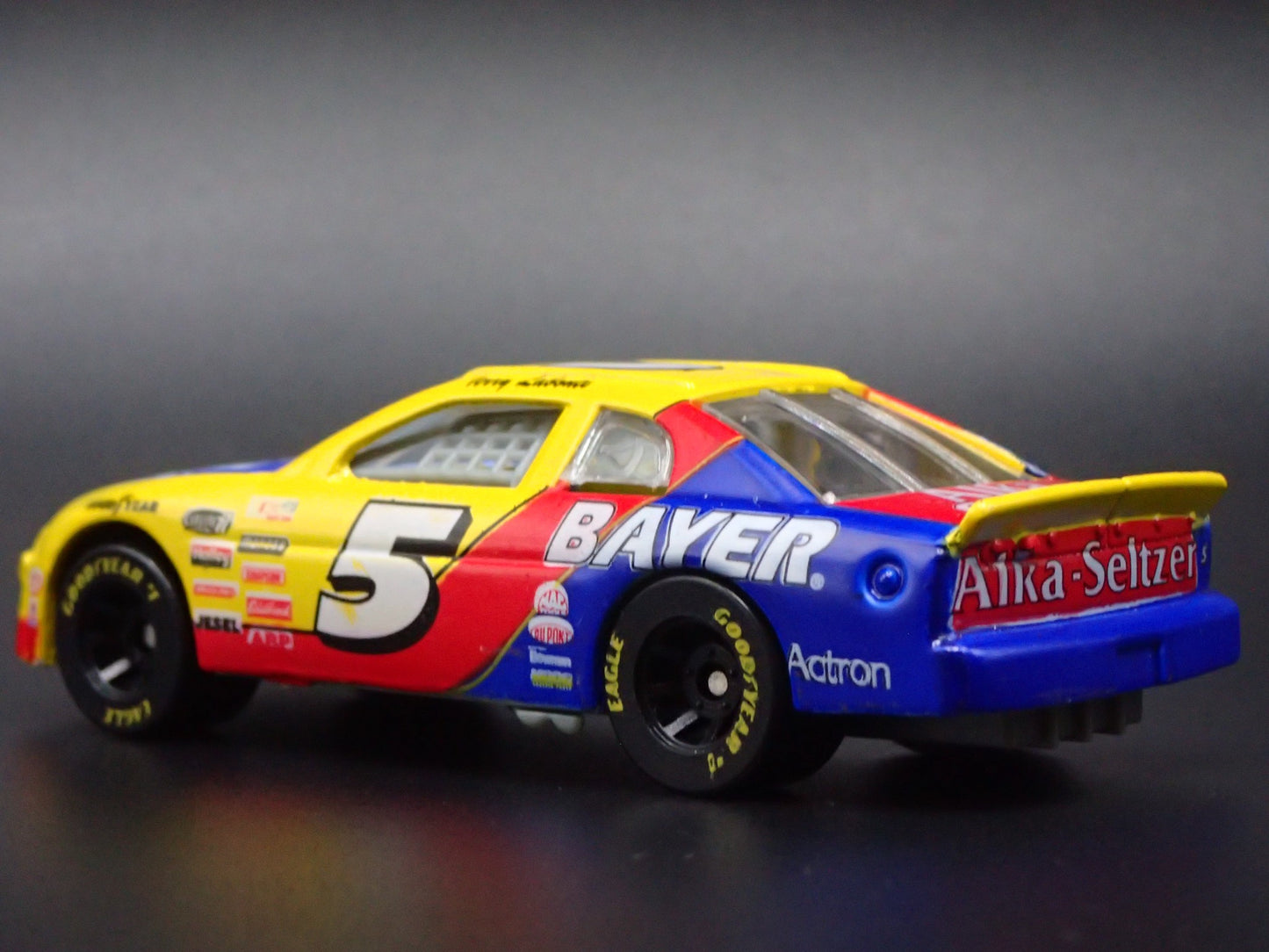 1996 CHEVY CHEVROLET MONTE CARLO 5 TERRY LABONTE NASCAR 1:64 DIECAST MODEL CAR