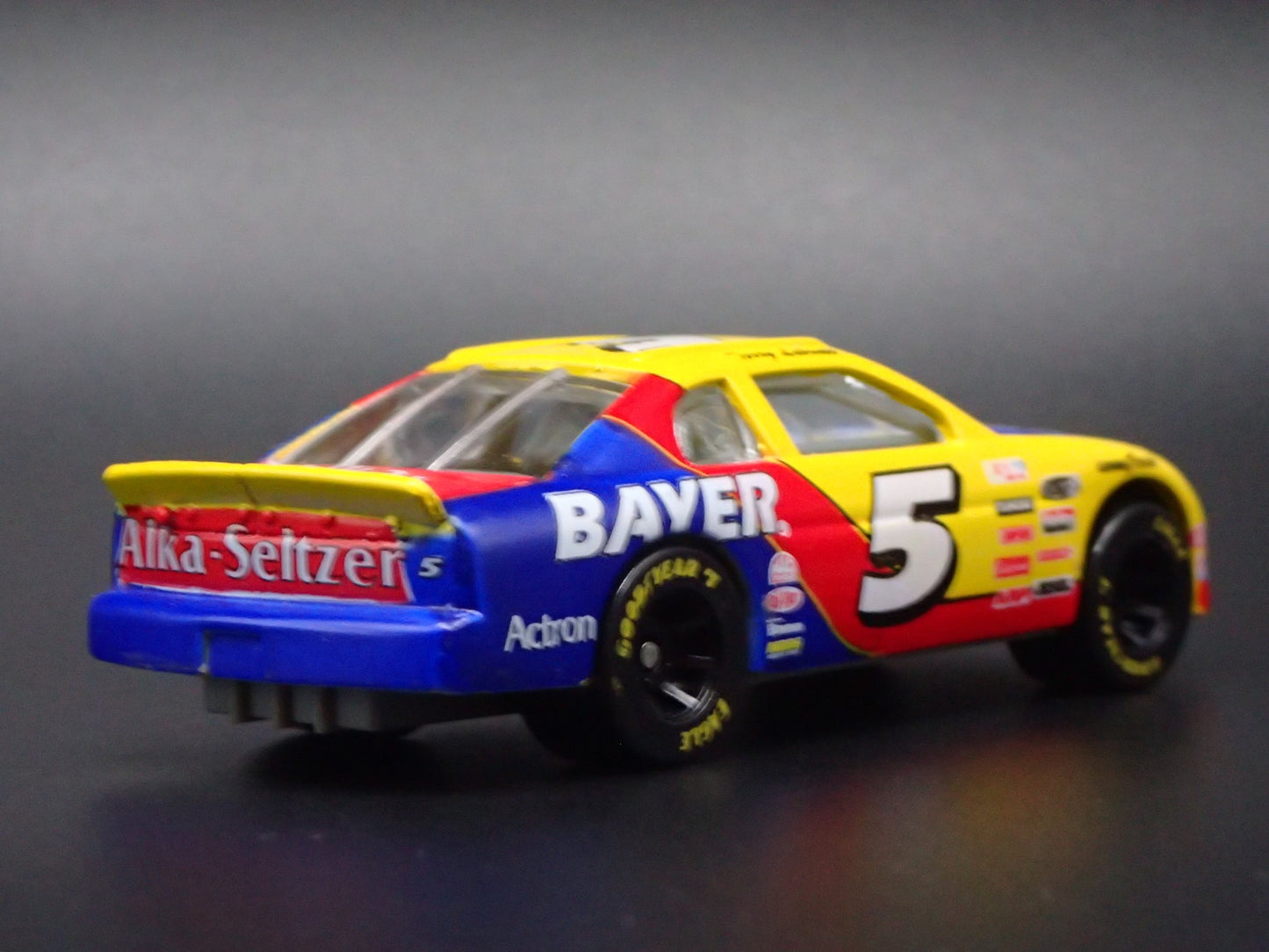 1996 CHEVY CHEVROLET MONTE CARLO 5 TERRY LABONTE NASCAR 1:64 DIECAST MODEL CAR