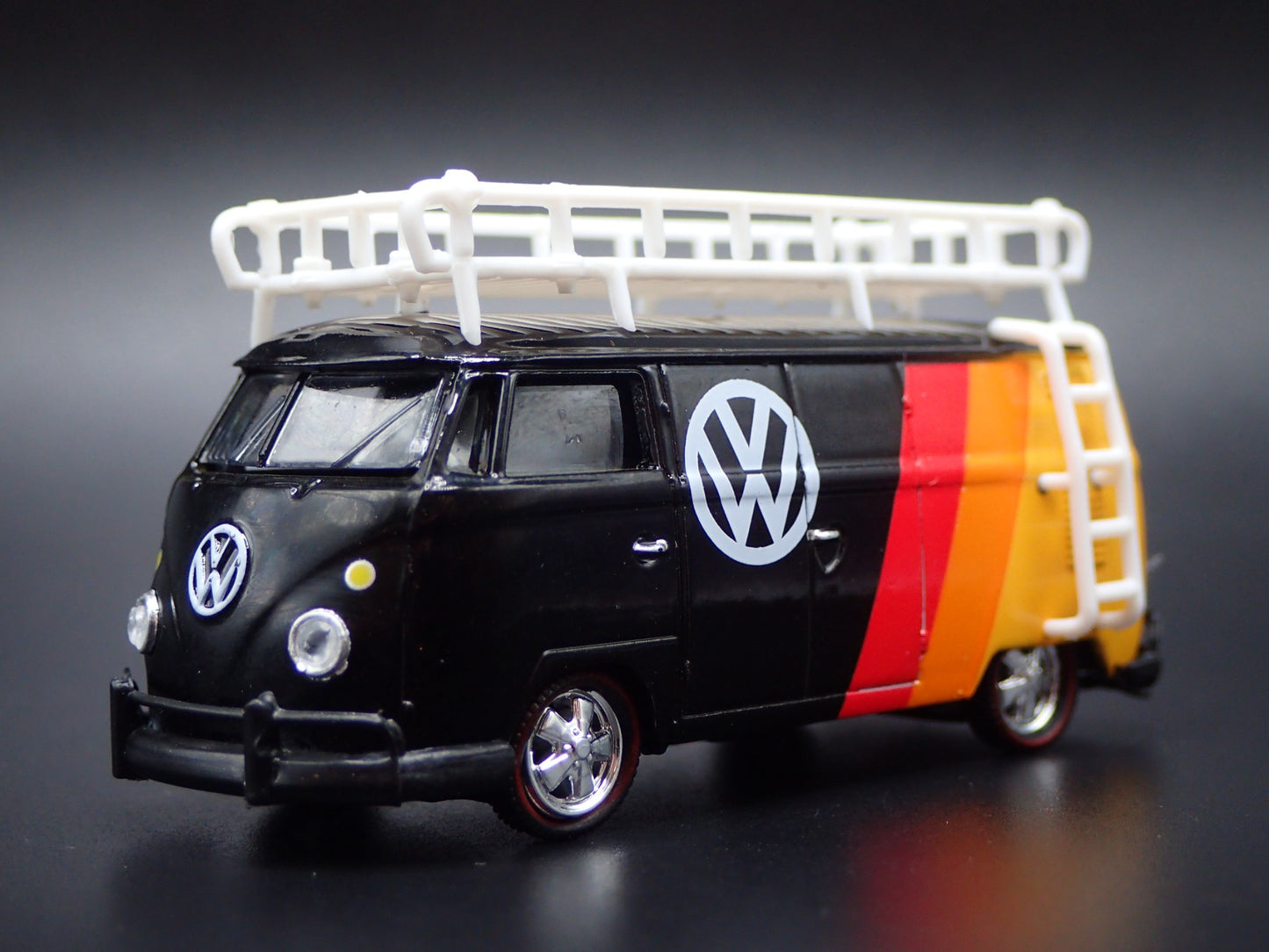 1960 60 VW VOLKSWAGEN DELIVERY PANEL VAN 1:64 SCALE DIORAMA DIECAST MODEL CAR