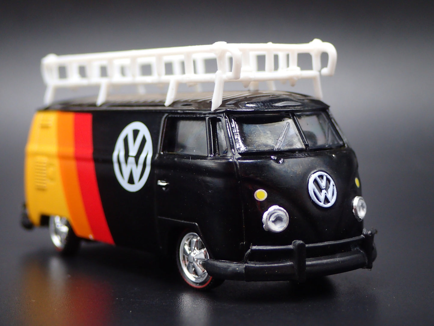 1960 60 VW VOLKSWAGEN DELIVERY PANEL VAN 1:64 SCALE DIORAMA DIECAST MODEL CAR
