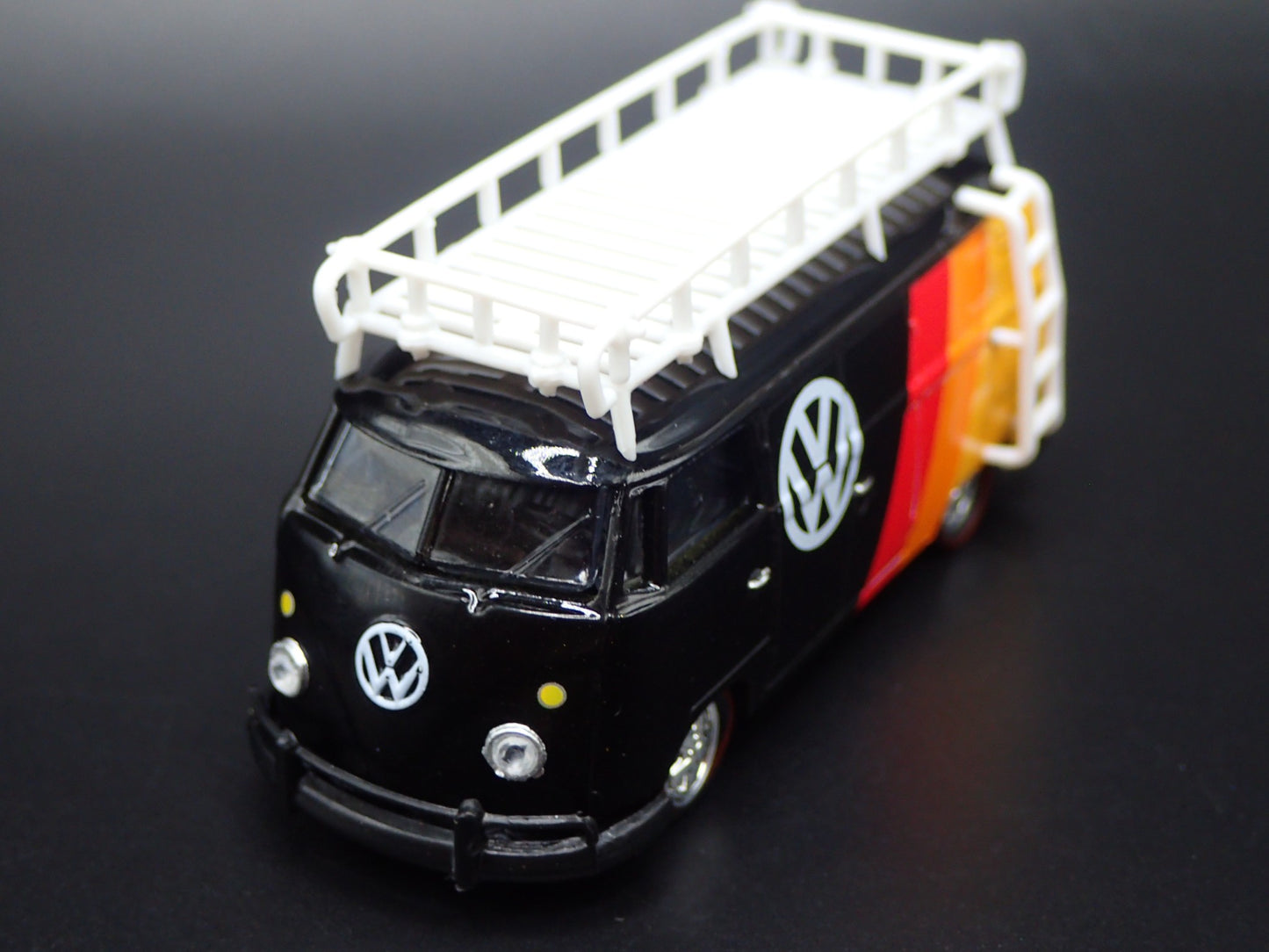 1960 60 VW VOLKSWAGEN DELIVERY PANEL VAN 1:64 SCALE DIORAMA DIECAST MODEL CAR