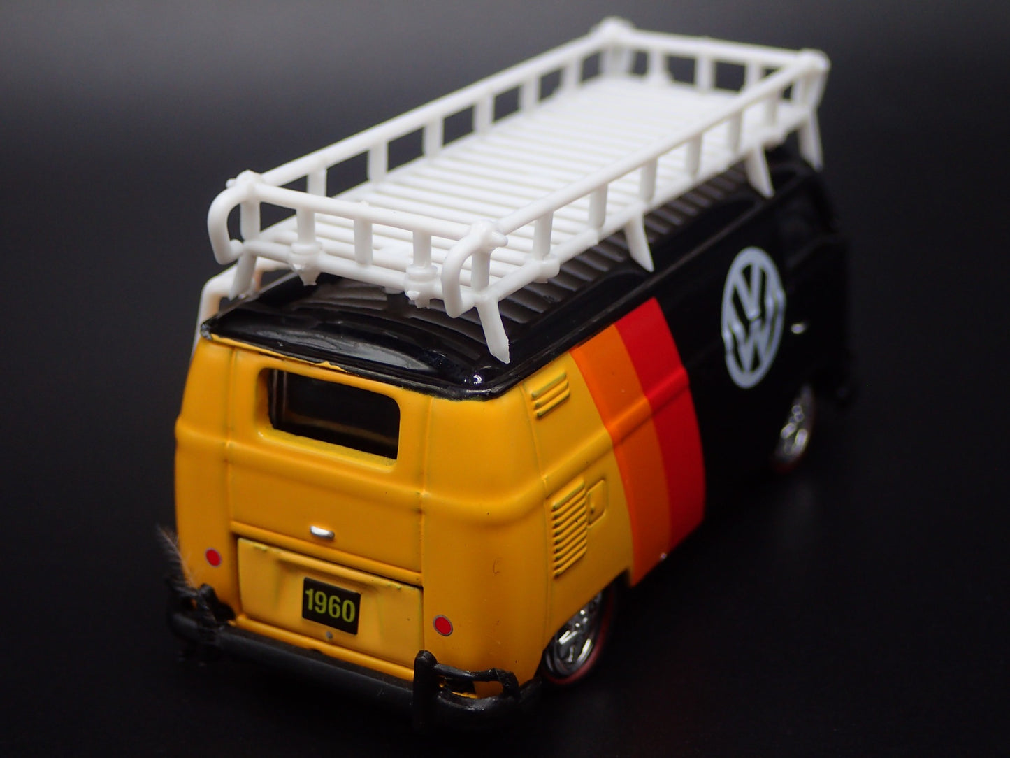 1960 60 VW VOLKSWAGEN DELIVERY PANEL VAN 1:64 SCALE DIORAMA DIECAST MODEL CAR