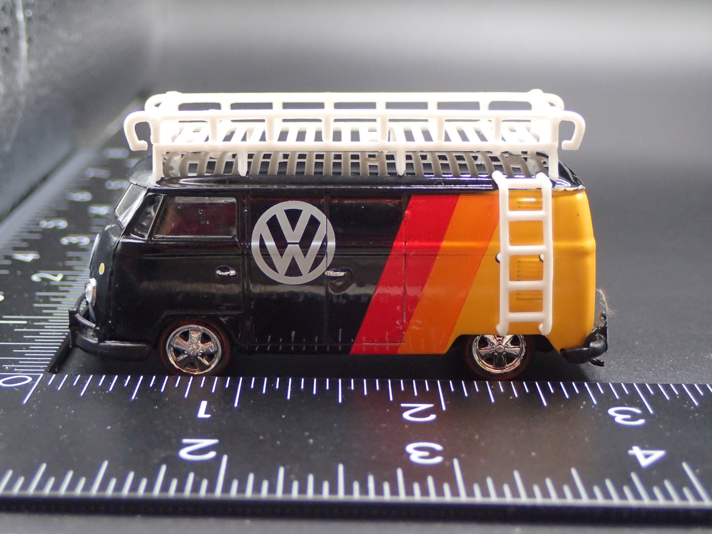 1960 60 VW VOLKSWAGEN DELIVERY PANEL VAN 1:64 SCALE DIORAMA DIECAST MODEL CAR