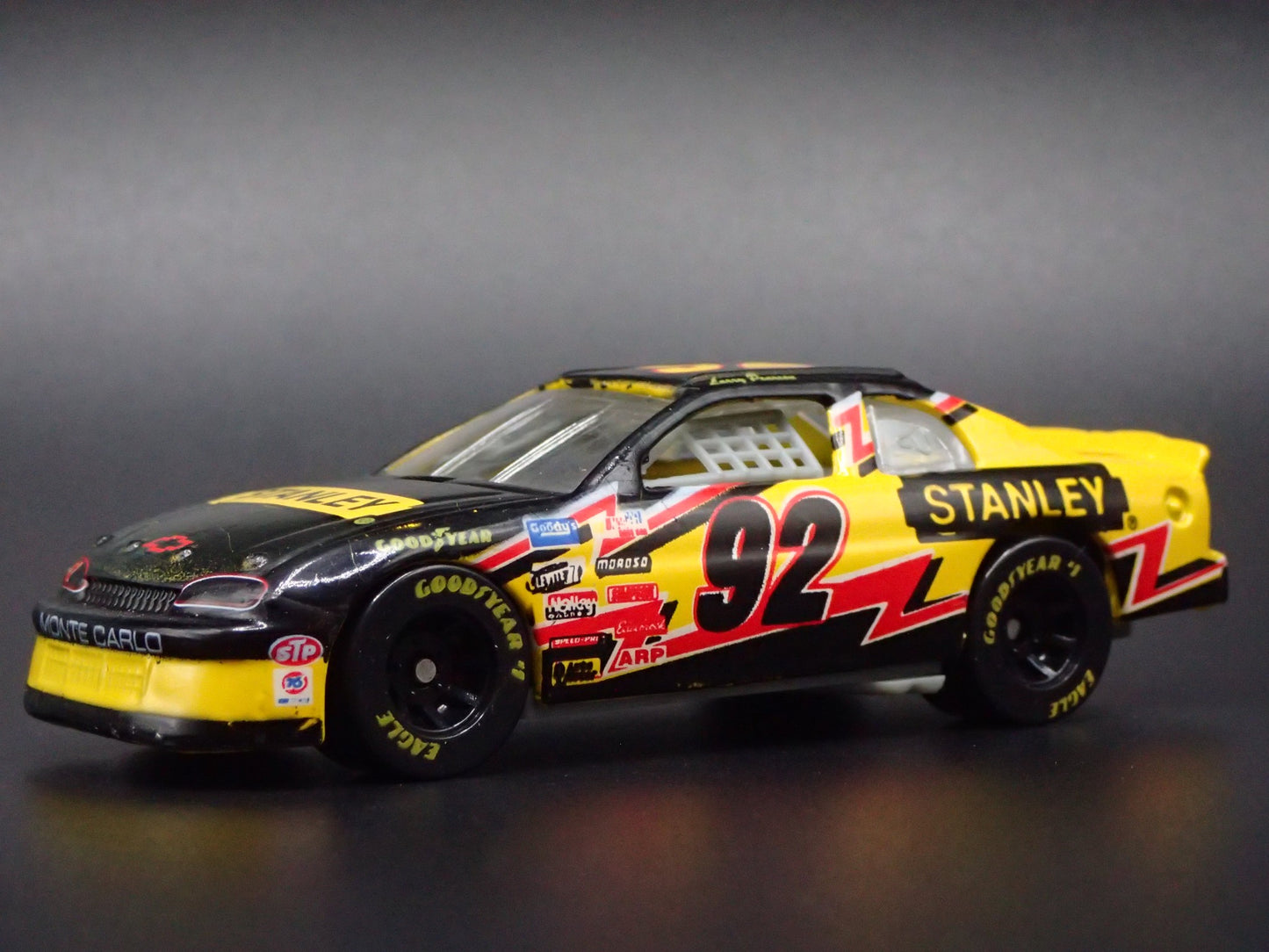 1996 CHEVY CHEVROLET MONTE CARLO 92 LARRY PEARSON NASCAR 1:64 DIECAST MODEL CAR