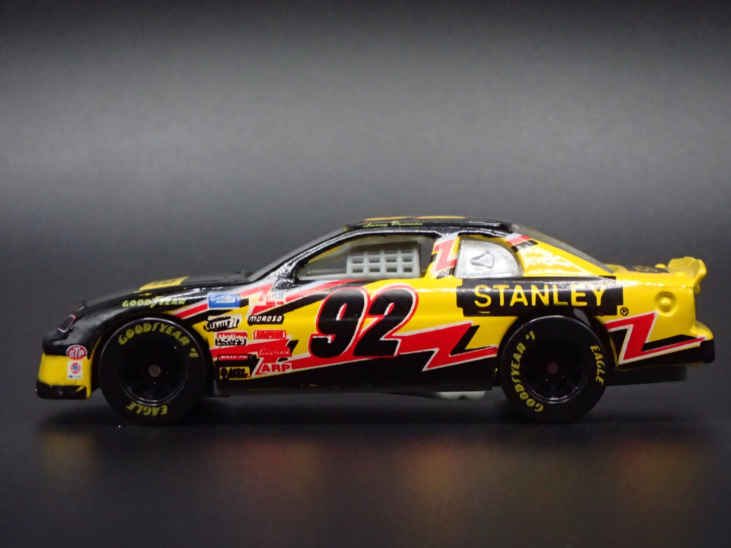1996 CHEVY CHEVROLET MONTE CARLO 92 LARRY PEARSON NASCAR 1:64 DIECAST MODEL CAR