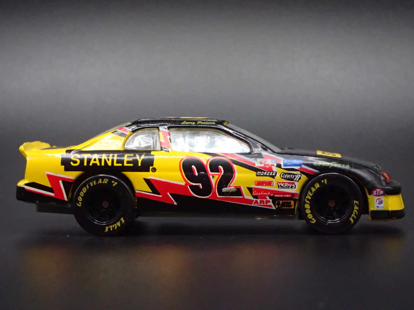 1996 CHEVY CHEVROLET MONTE CARLO 92 LARRY PEARSON NASCAR 1:64 DIECAST MODEL CAR