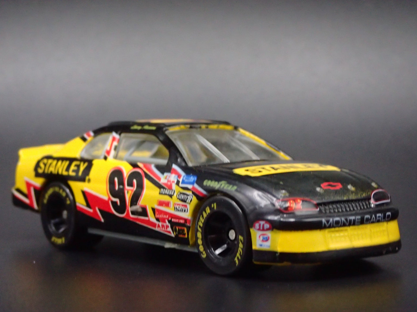 1996 CHEVY CHEVROLET MONTE CARLO 92 LARRY PEARSON NASCAR 1:64 DIECAST MODEL CAR