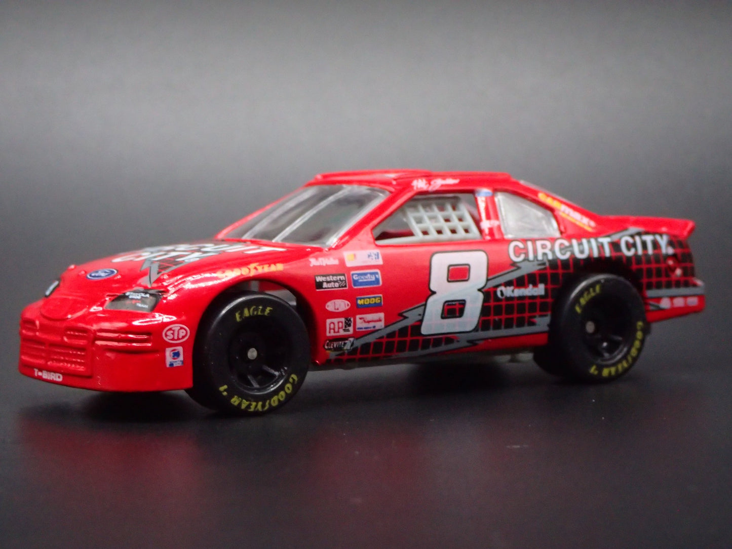 1996 96 FORD THUNDERBIRD 8 HUT STRICKLIN NASCAR 1:64 SCALE DIECAST MODEL CAR